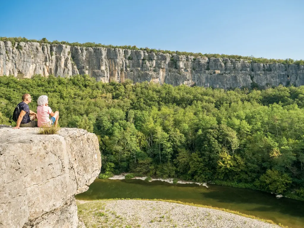cirque-de-gens-ardeche
