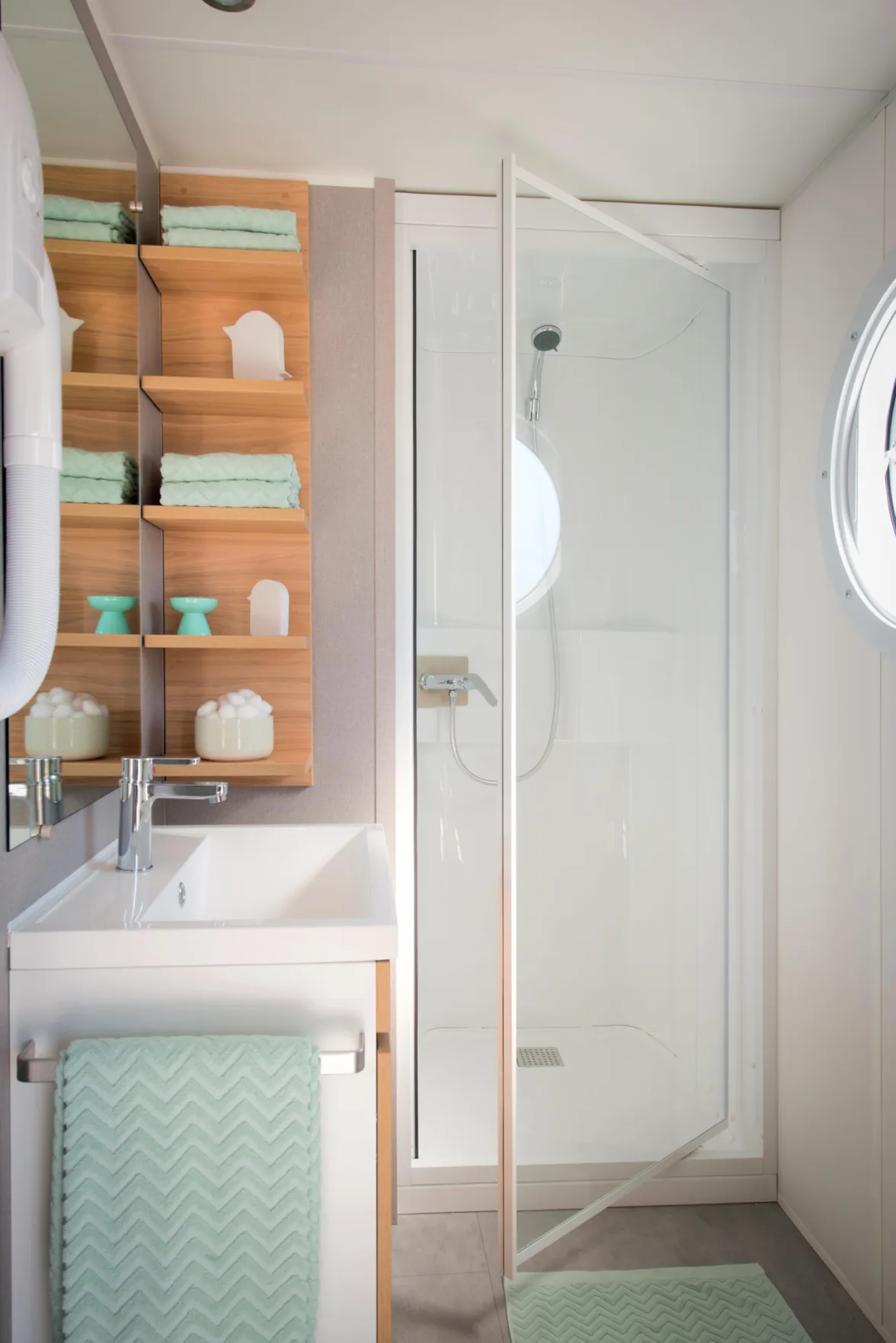 Salle de bain d'un mobil-home First