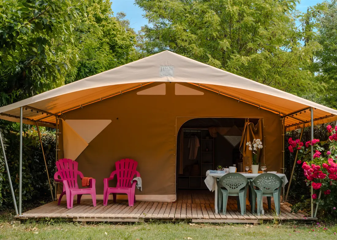 Tente lodge nomade à Ruoms en Ardèche